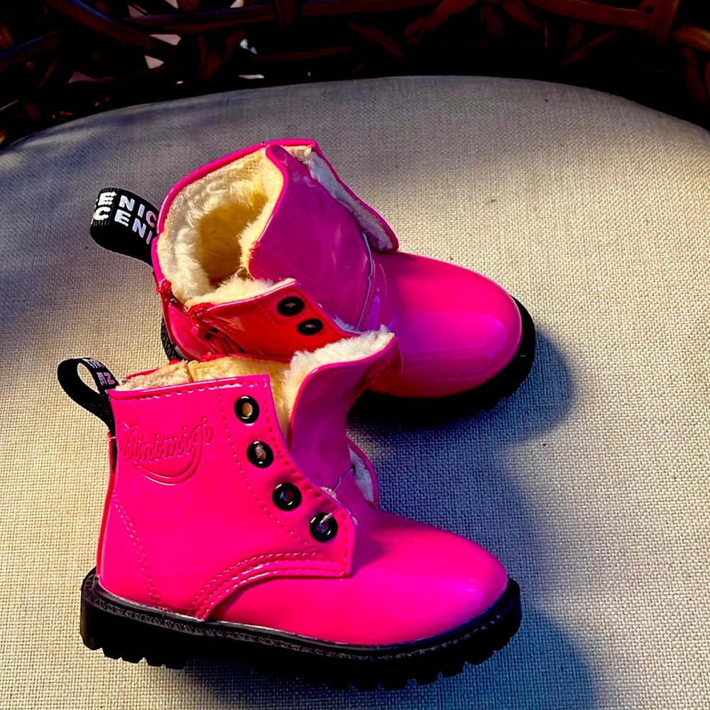 New Diminigi Patent Leather Baby Girl Faux Fur Lining Boots 21 4.5 Unique